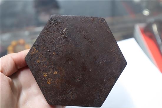 A Komai circular box and another largest diameter 10cm